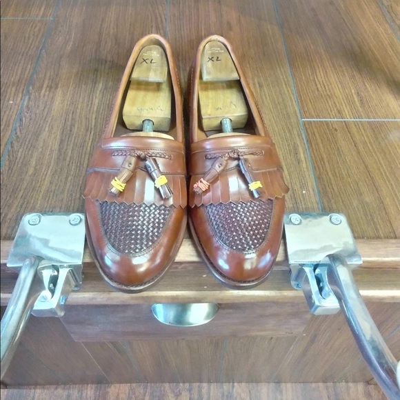 Allen Edmonds - Picture 7 of 11
